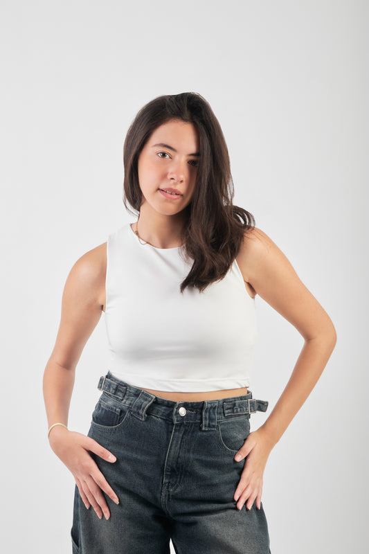 ROUND NECK SLEEVELESS TOP - WHITE